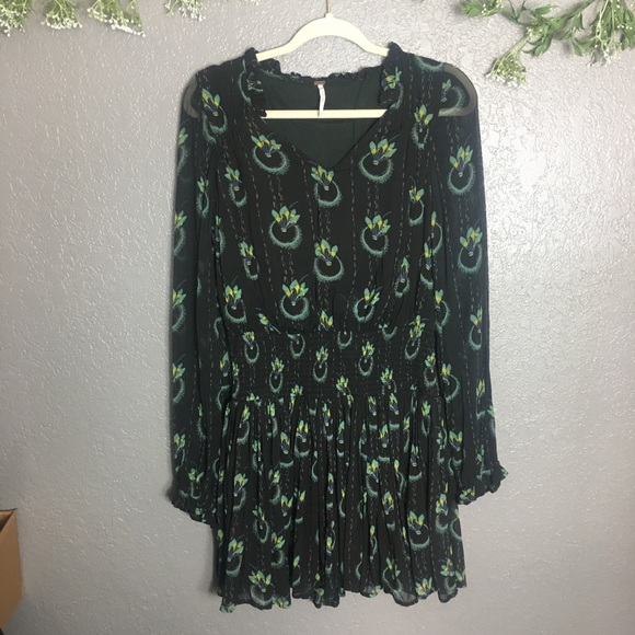 Free People Dresses & Skirts - Free People Ruffle Neck Chiffon Dress Sz M